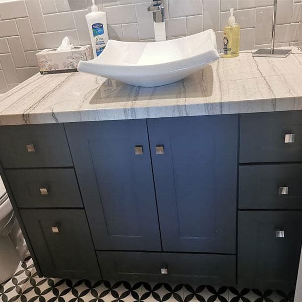 Lavabo de baño renovado