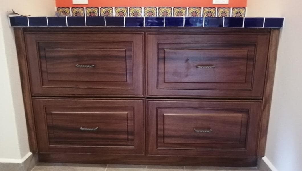 Wooden tradtional designed drawers